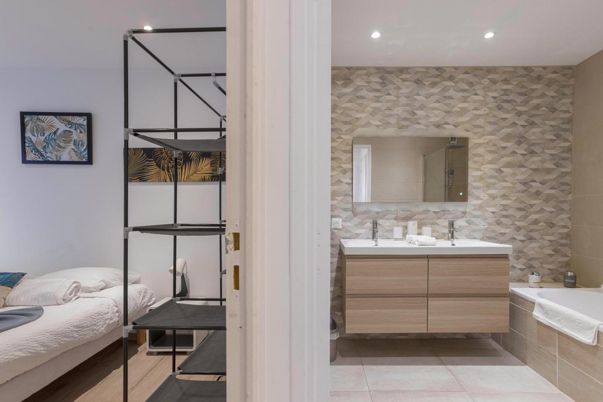 "Casa Nonna" - 16 Mn A Pied Du Palais, Parking Prive, Clim, Ascenseur Apartment Cannes Bagian luar foto