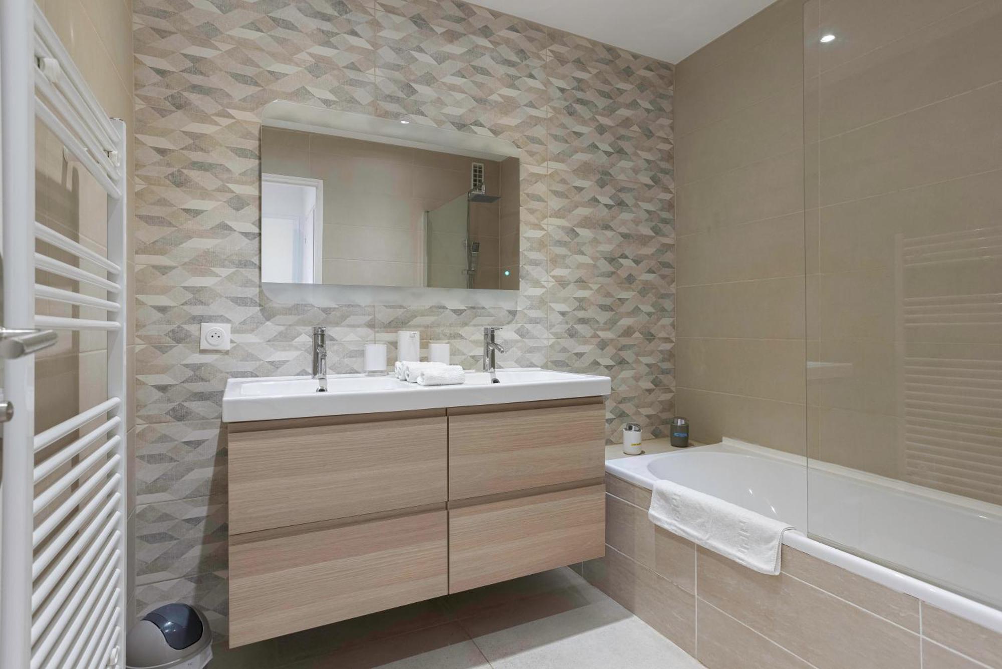 "Casa Nonna" - 16 Mn A Pied Du Palais, Parking Prive, Clim, Ascenseur Apartment Cannes Bagian luar foto